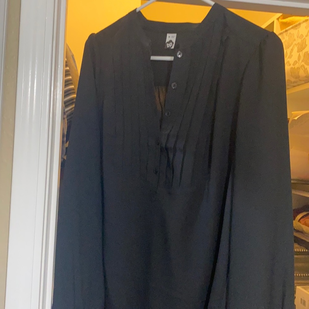 New blouse in good condition